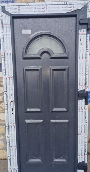 Mira antracit bejárati ajtó jobbos 95x205